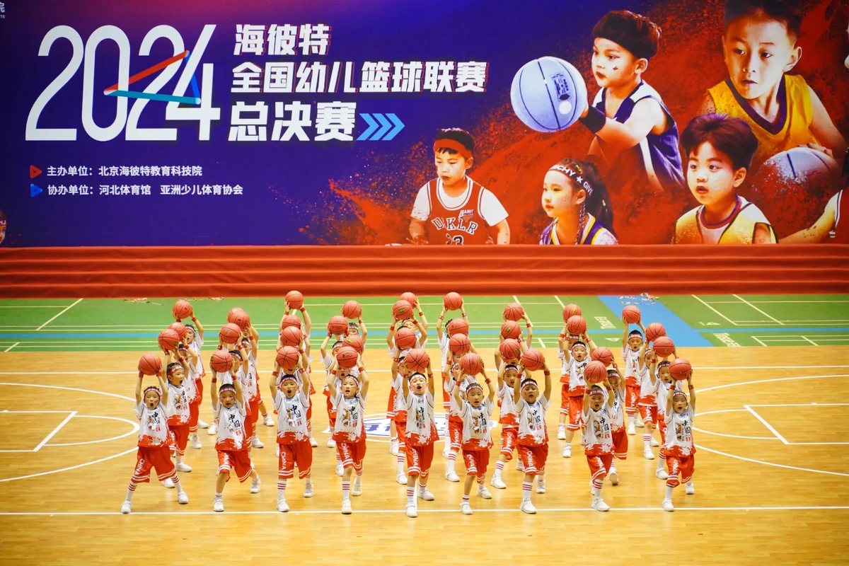 篮球教练如何制定总决赛的长期发展计划_1